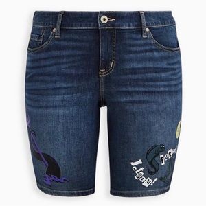 Torrid Bermuda Boyfriend Short - Disney Villains Ursula Black size 10
